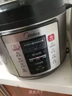 Make Fungus steam chicken step 3
