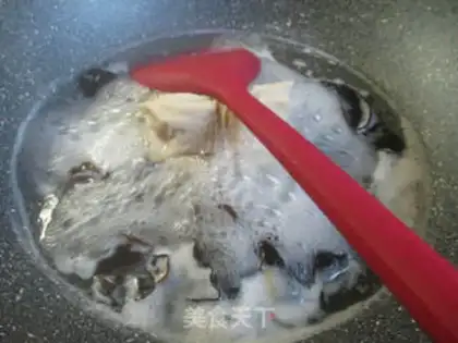 Make The black-mucked ear makes rice powder step 1