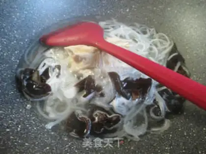Make The black-mucked ear makes rice powder step 2