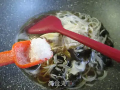 Make The black-mucked ear makes rice powder step 5