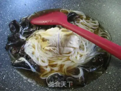 Make The black-mucked ear makes rice powder step 6
