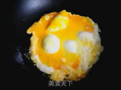 Make Pumpkin vine fried eggs step 5