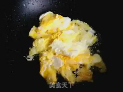 Make Pumpkin vine fried eggs step 6