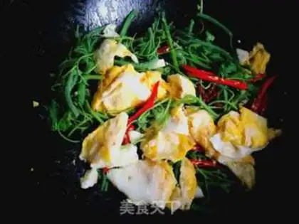 Make Pumpkin vine fried eggs step 8