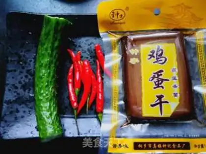 Make cucumber eggs dry step 0