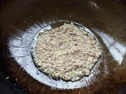 Make Fried eggs for meatloaf step 4