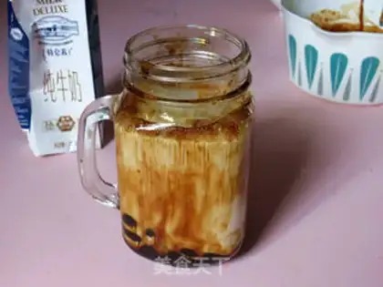 Make Black sugar pearl milk and milk tea step 15