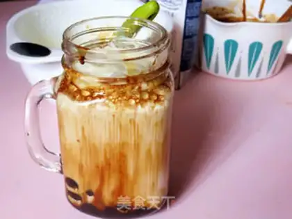 Make Black sugar pearl milk and milk tea step 16