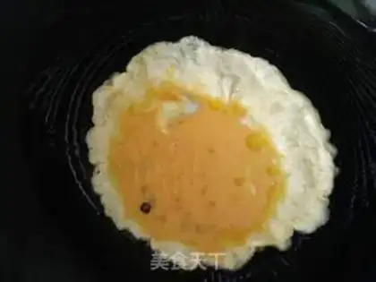 Make Onion egg fried rice step 3