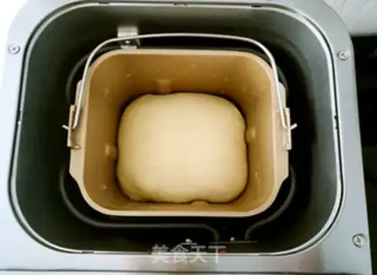 Make Scramble-shaped sugar, butter pack step 1