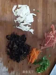 Make Home eats spicy soup step 3