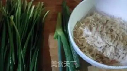 Make Eggs, shrimp, dumplings step 1
