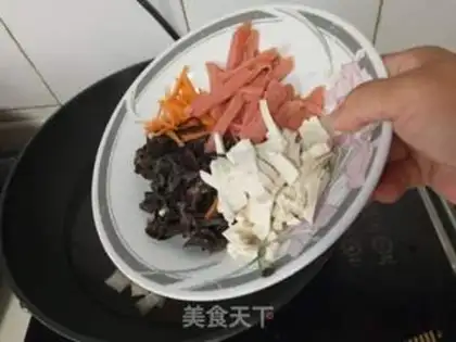 Make Home eats spicy soup step 6