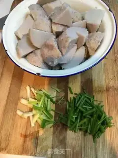 Make Onion onions, sour milk step 2