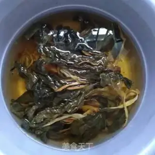 Make Almond lily soup step 0