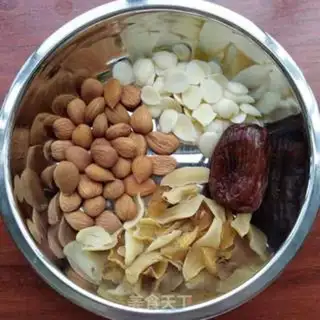 Make Almond lily soup step 2