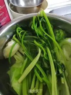 Make Lianqiu eats dumplings and robs them step 1