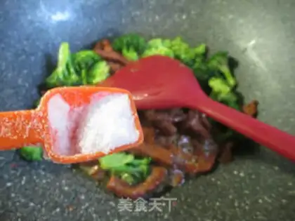 Make The broccoli will fry step 4