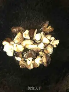 Make A salsa sauce and mushroom chicken step 1