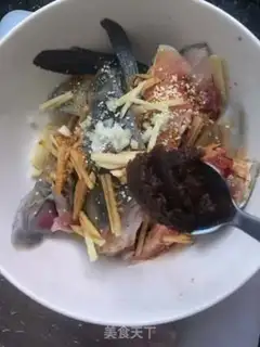 Make Salmon sauce steamed fish head step 2