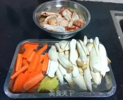 Make Apricot and carrot chicken soup step 1