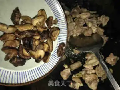 Make A salsa sauce and mushroom chicken step 7