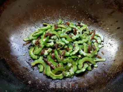 Make The beanfish fried the bitter melon step 5