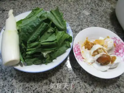 Make A white duck egg and an omelette step 0