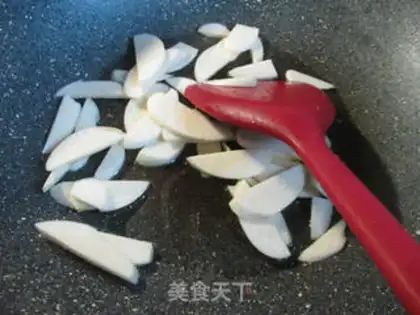 Make A white duck egg and an omelette step 2