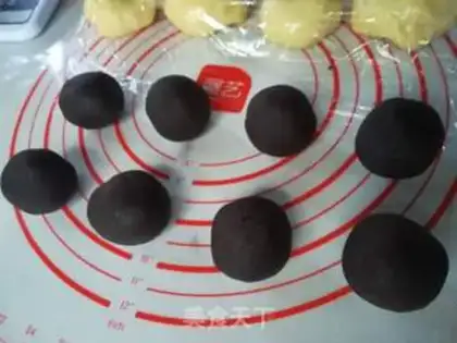 Make Doudou rolls step 16