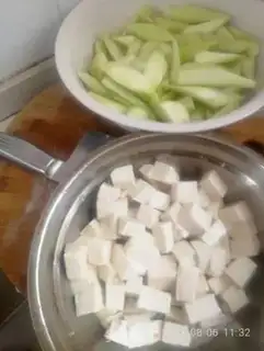 Make Tofu soup step 0