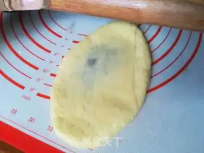 Make Doudou rolls step 19