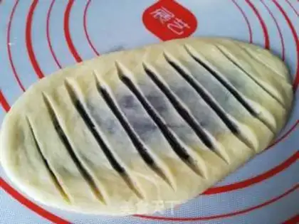 Make Doudou rolls step 20