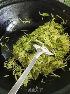 Make All-cream prawns, capricorns step 11