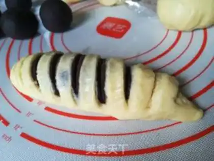 Make Doudou rolls step 22