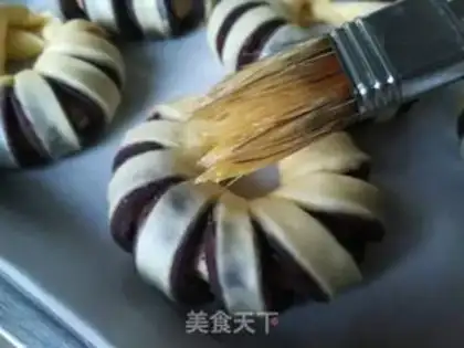 Make Doudou rolls step 24