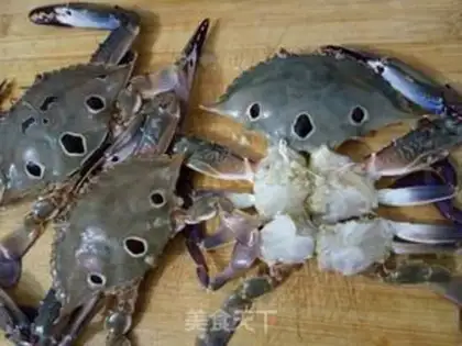 Make Ginger onions and crabs step 0