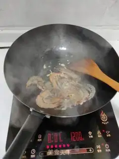 Make Spicy shrimp with eggplant juice step 2