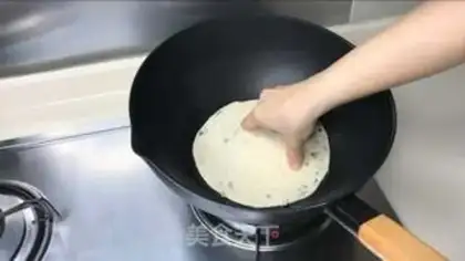Make Hand grab cake step 3