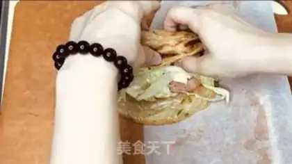 Make Hand grab cake step 7