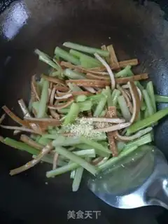 Make Celery fried beans step 6
