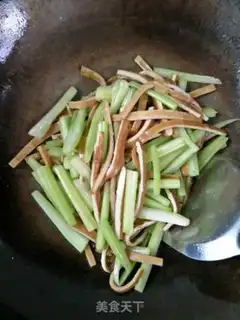 Make Celery fried beans step 7