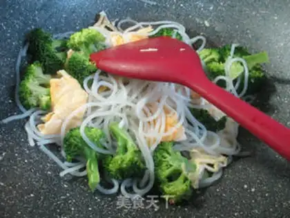 Make Duck eggs, broccoli step 4
