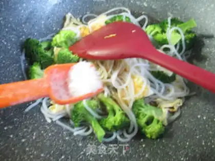 Make Duck eggs, broccoli step 7