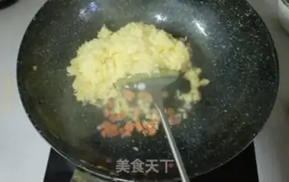 Make Gold egg fried rice step 8