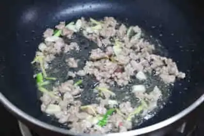 Make Sand and pork and eggplant step 3