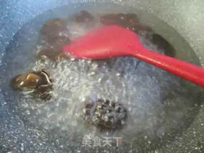 Make Black-mucked gravy step 1