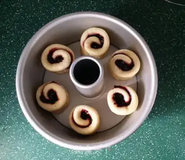 Make Blueberry sauce rose bread step 11