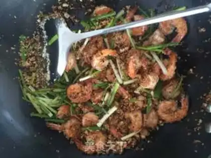 Make Bread crumbs and shrimp step 8