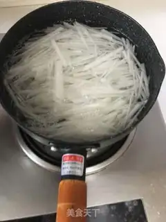 Make radish egg soup step 2